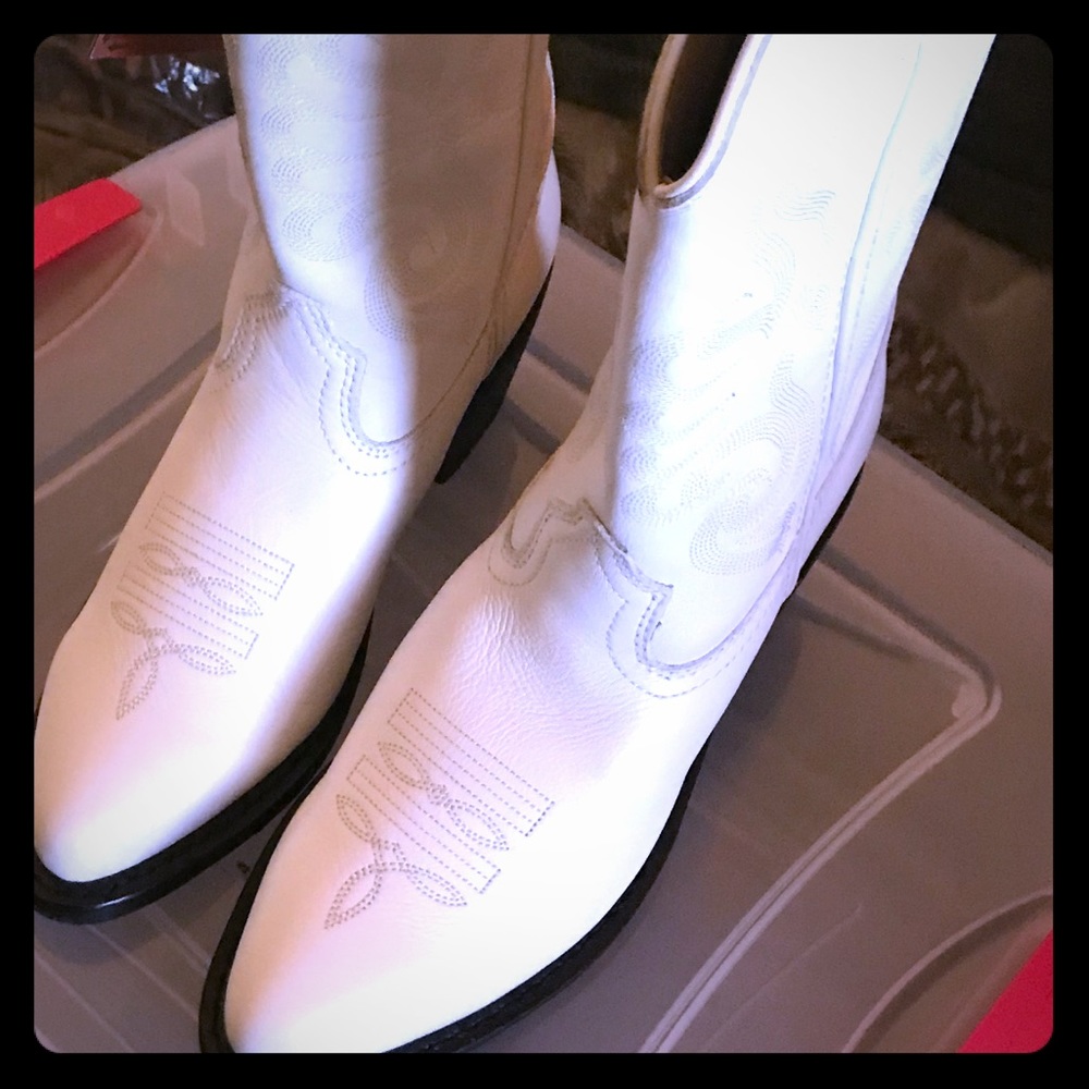WHITE COWBOY BOOTS...NEW...NEVER WORN